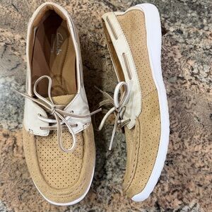 Clarks Cream and Tan Slip-On Flats